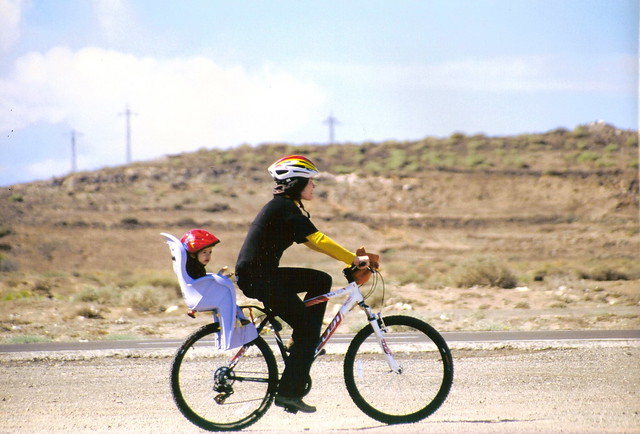 Pedalar com filhos, use cadeirinha se necessário